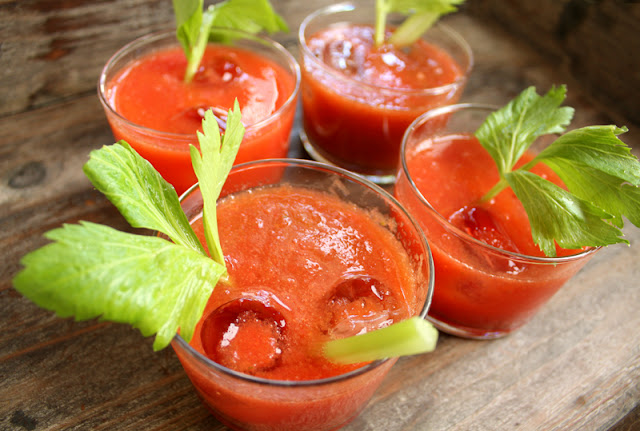 Oppskrift Sunn Hjemmelaget Juice Tomater Stangselleri Gulrot Tomatjuice Juicepresse